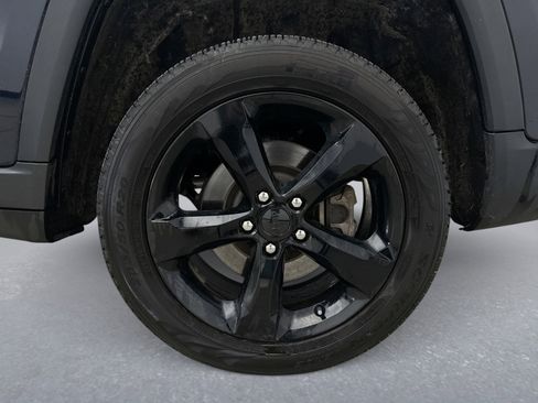 Used 2024 Jeep Grand Cherokee L Limited w/ Luxury Tech Group II image 11