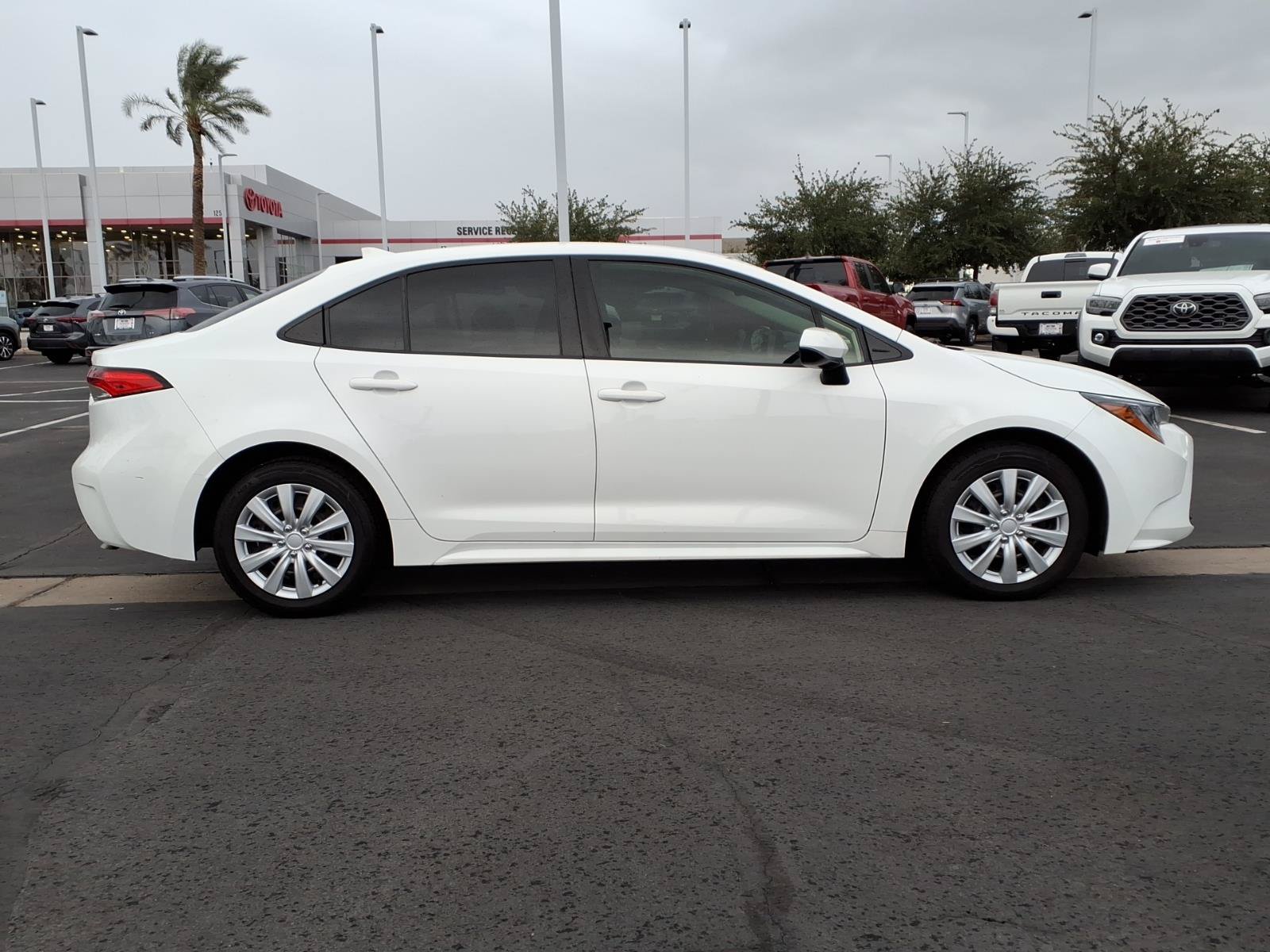 Used 2024 Toyota Corolla LE FWD image 3