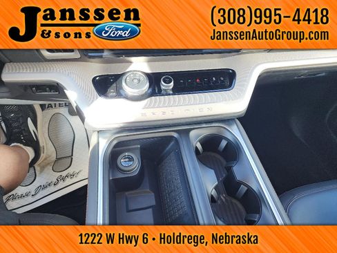 Used 2025 Ford Expedition Active AWD/4WD image 30