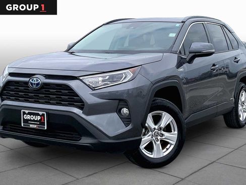 Used 2021 Toyota RAV4 XLE w/ Convenience Package AWD/4WD image 1
