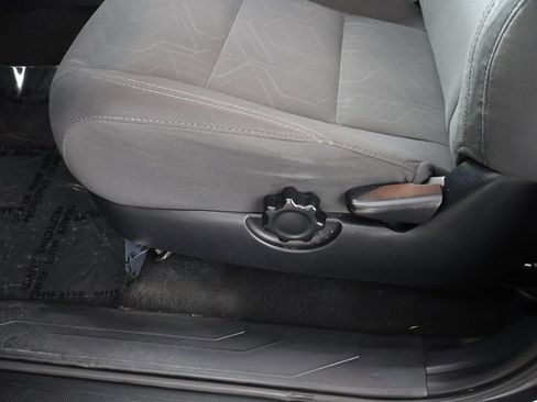 Used 2018 Toyota Tacoma TRD Sport AWD/4WD image 26