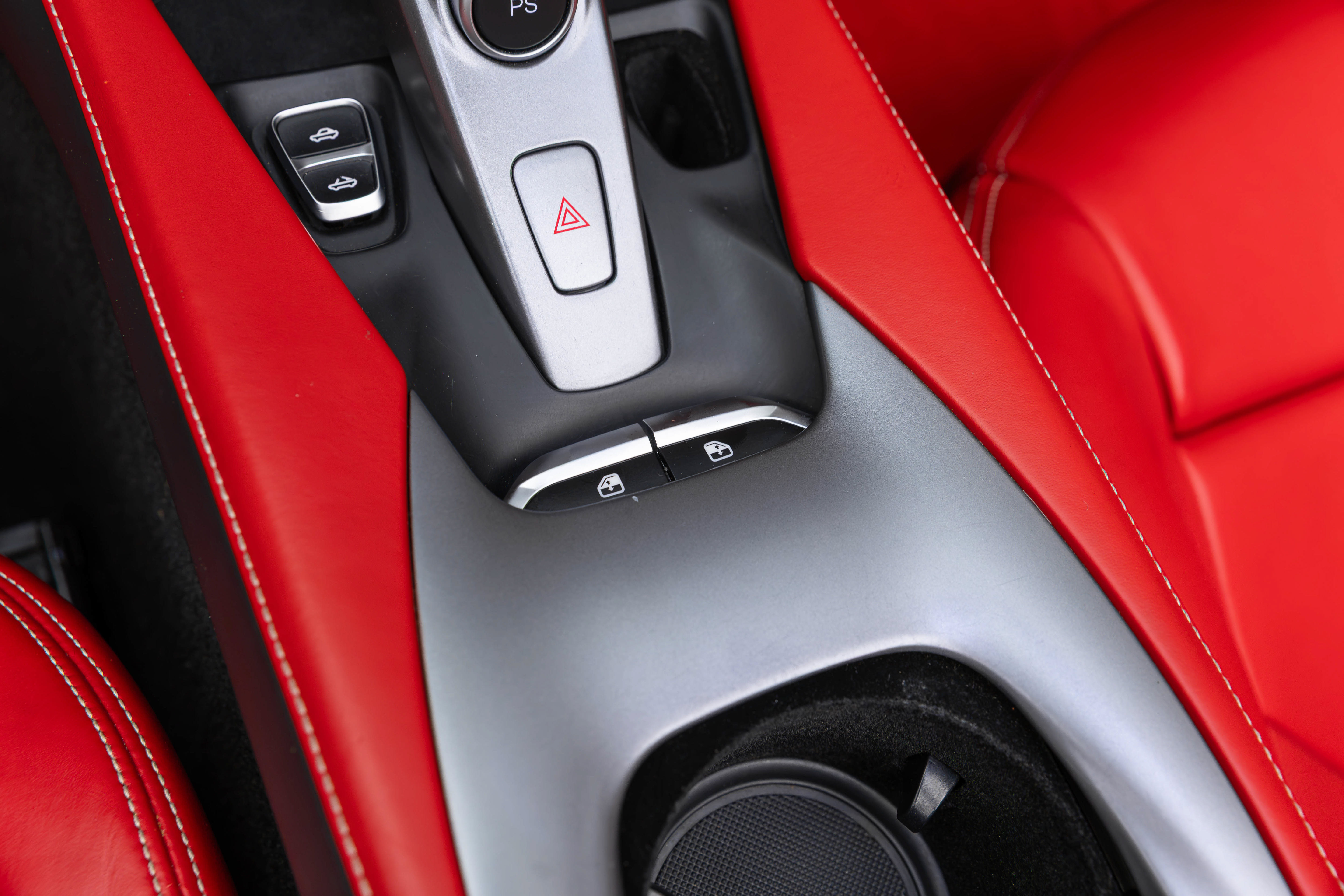 Certified 2019 Ferrari Portofino RWD image 38