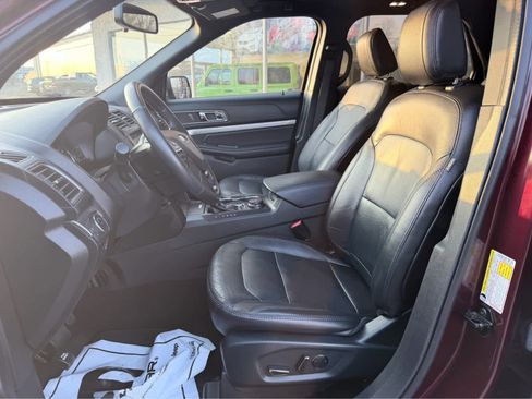 Used 2018 Ford Explorer XLT w/ Equipment Group 202A image 21