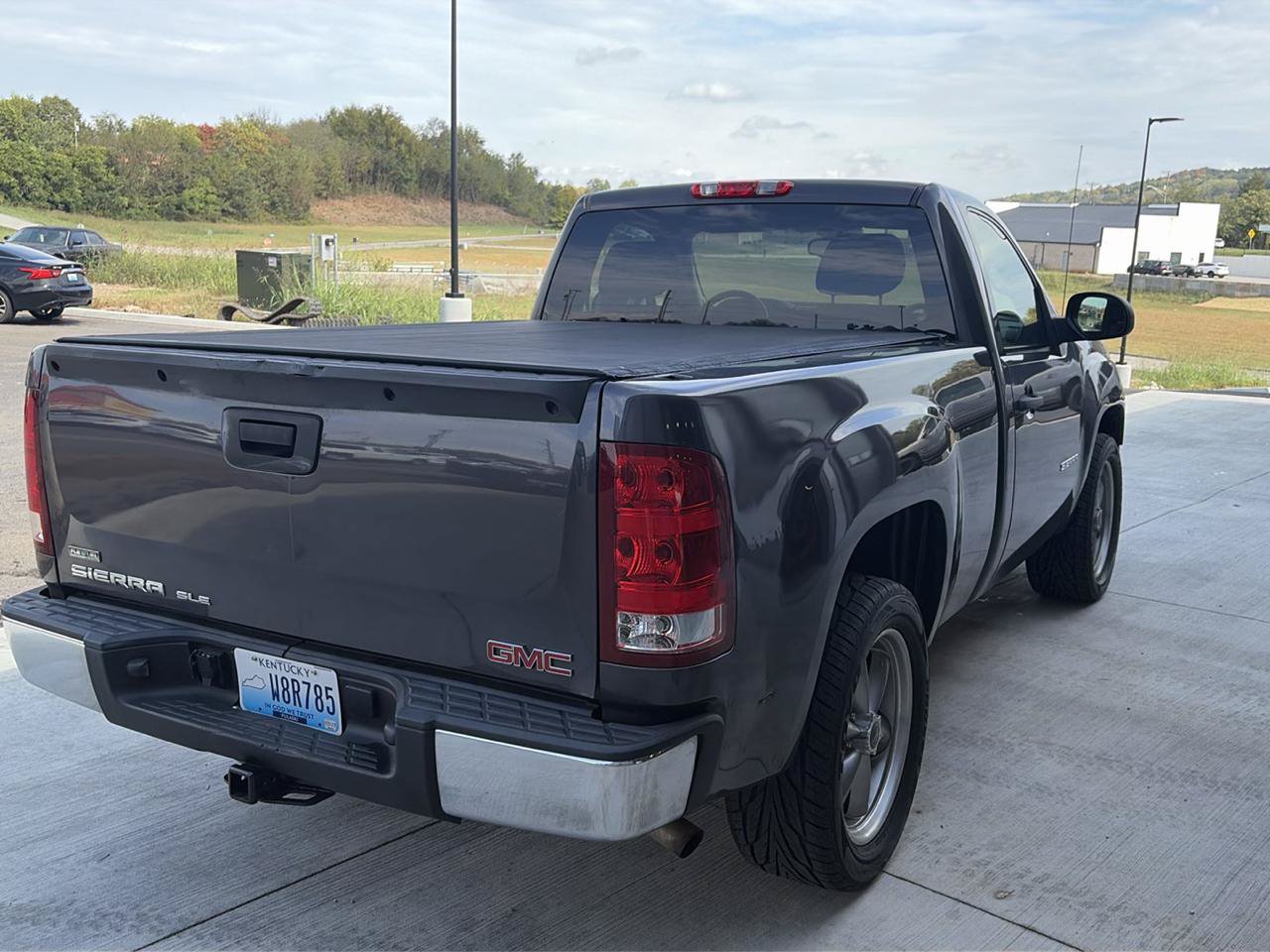 Used 2010 GMC Sierra 1500 SLE RWD image 5