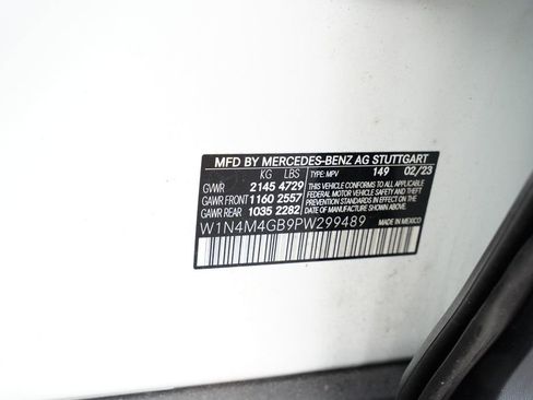 Used 2023 Mercedes-Benz GLB 250 image 32