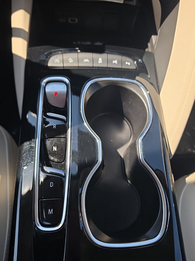 Certified 2022 Buick Envision Avenir w/ Technology Package II AWD/4WD image 29