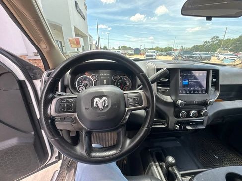 Used 2020 RAM 2500 Tradesman w/ Chrome Appearance Group AWD/4WD image 17