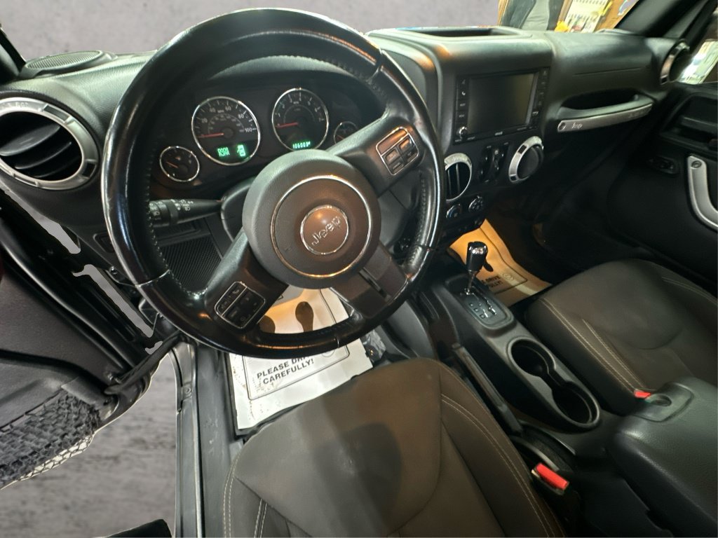 Used 2018 Jeep Wrangler Unlimited Rubicon w/ Cold Weather Group AWD/4WD image 32