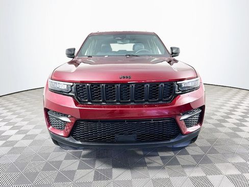 Certified 2024 Jeep Grand Cherokee Altitude image 4