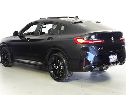 Certified 2024 BMW X4 xDrive30i w/ Premium Package image 9