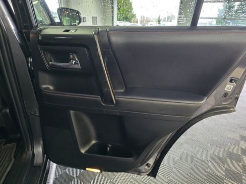 Used 2022 Toyota 4Runner TRD Off-Road Premium image 40