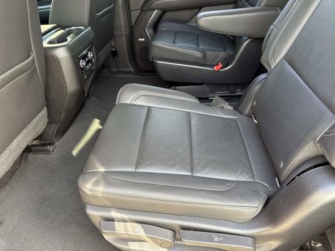 Used 2022 Chevrolet Tahoe Z71 w/ Luxury Package image 10