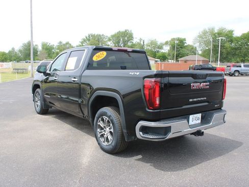 Used 2025 GMC Sierra 1500 SLT AWD/4WD image 7