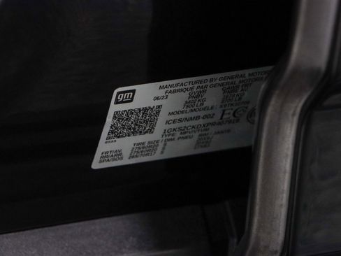 Used 2023 GMC Yukon AT4 w/ AT4 Premium Plus Package image 39