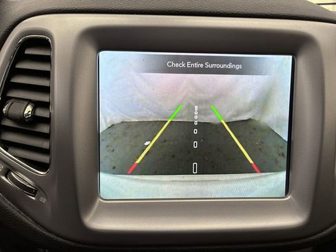 Used 2020 Jeep Compass Sport image 23