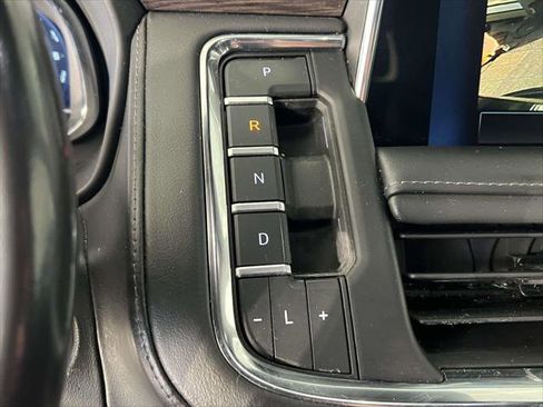 Used 2023 Chevrolet Suburban LT image 30