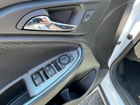 Used 2024 Chevrolet Malibu LT image 19