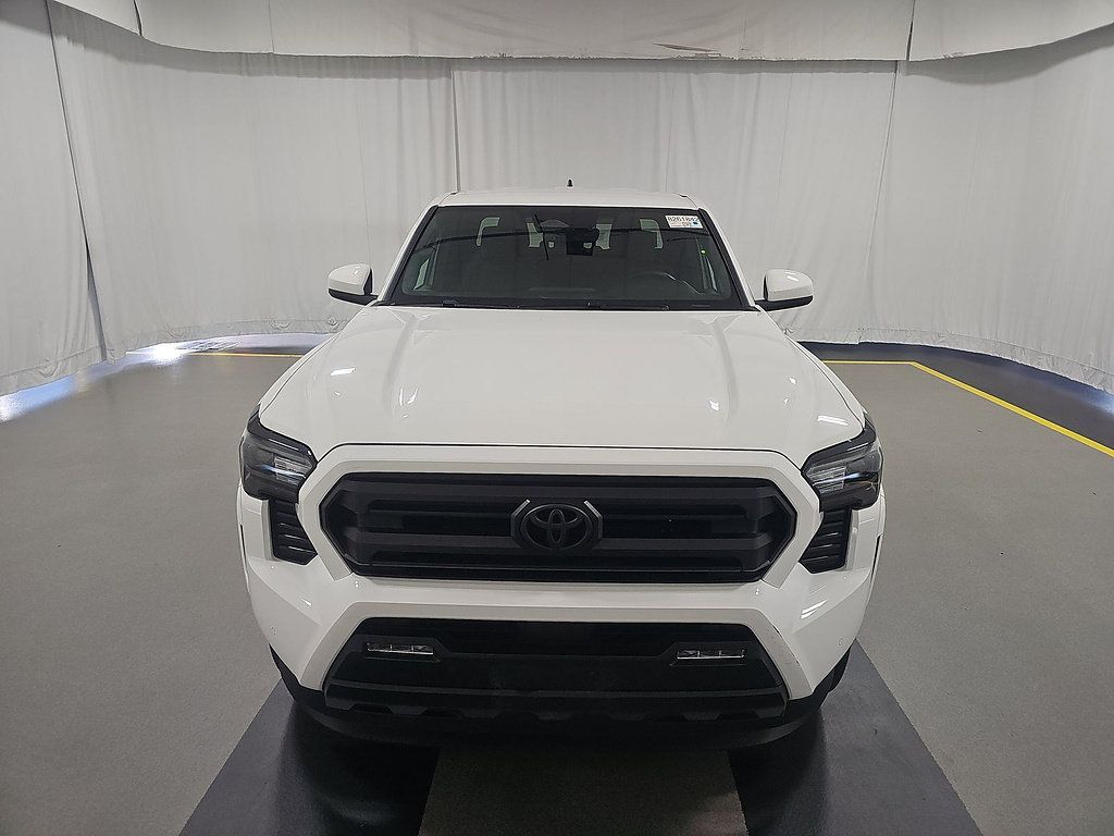 Used 2024 Toyota Tacoma SR5 AWD/4WD image 10