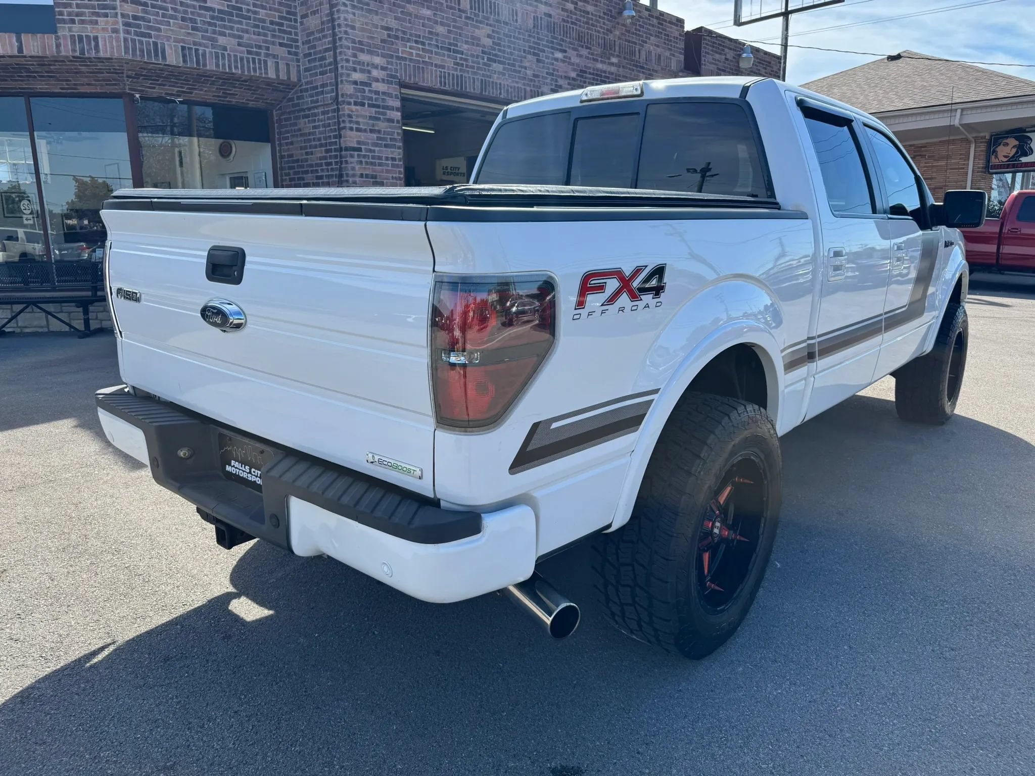 Used 2014 Ford F150 FX4 w/ Equipment Group 402A Luxury AWD/4WD image 17