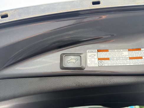Used 2017 Toyota RAV4 XLE FWD image 27