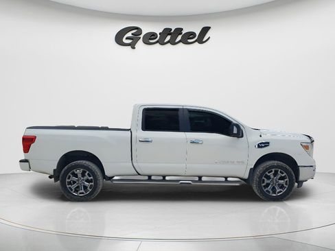 Used 2019 Nissan Titan SV w/ SV Convenience Package AWD/4WD image 4