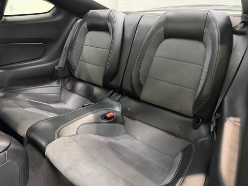 Used 2019 Ford Mustang Shelby GT350 w/ Technology Package RWD image 24