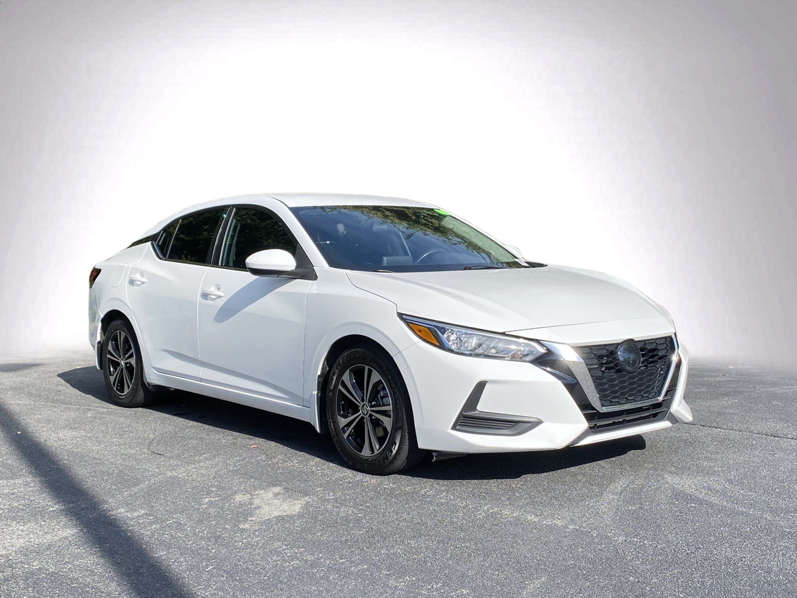 Used 2022 Nissan Sentra SV w/ Trunk Package FWD image 2