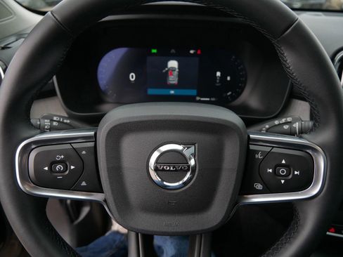Certified 2025 Volvo XC40 B5 Plus AWD/4WD image 26