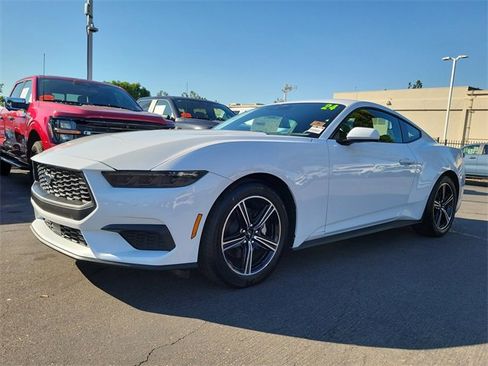 Used 2025 Ford Mustang Coupe image 22