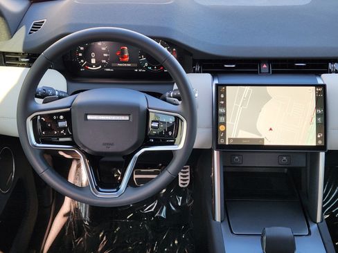 Certified 2025 Land Rover Discovery Sport Dynamic SE AWD/4WD image 22