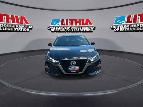 Used 2021 Nissan Altima 2.5 SR FWD image 3