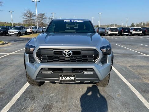 Used 2024 Toyota Tacoma TRD Off-Road image 2