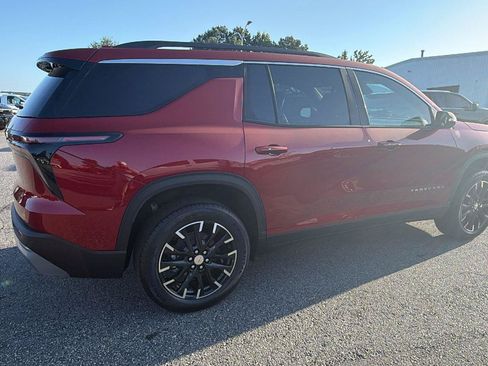 New 2026 Chevrolet Traverse LT w/ Sun and Wheel Package FWD image 8