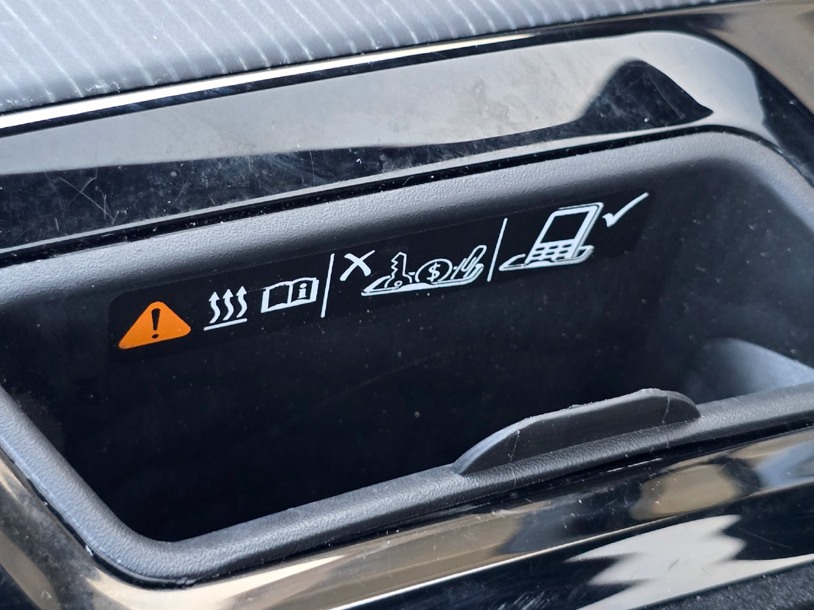 Certified 2025 Cadillac Lyriq Luxury w/ LPO, Floor Liner Package AWD/4WD image 16