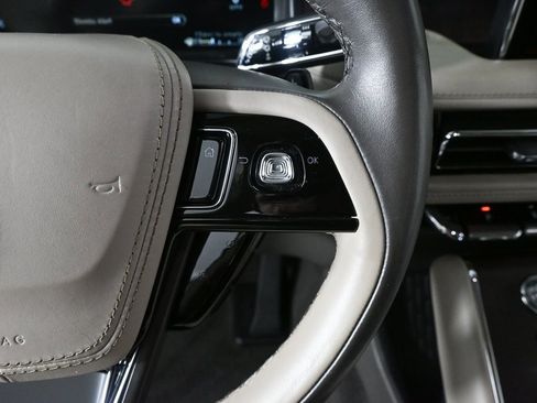 Used 2022 Lincoln Aviator Reserve w/ Equipment Group 201A image 11