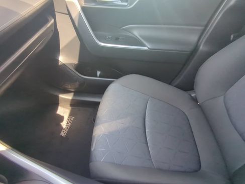 Used 2022 Toyota RAV4 XLE w/ Convenience Package FWD image 19