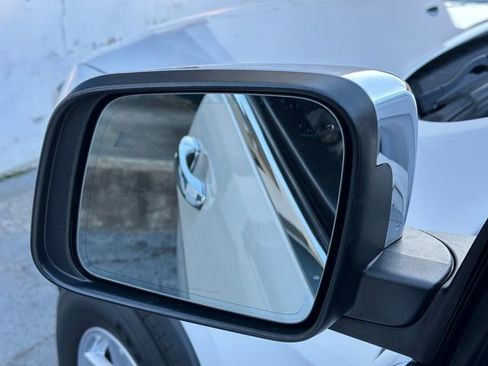 Used 2018 Jeep Grand Cherokee Limited image 15