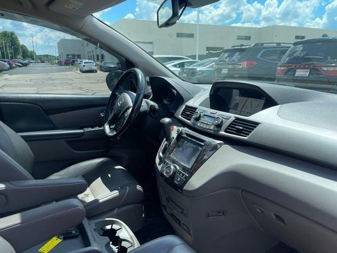 Used 2015 Honda Odyssey Touring Elite image 2