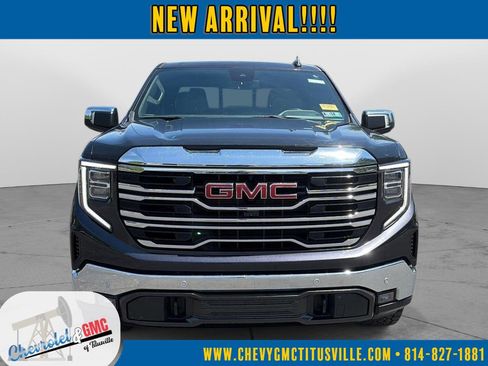 Used 2022 GMC Sierra 1500 SLT w/ SLT Premium Plus Package AWD/4WD image 2
