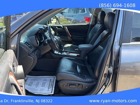Used 2012 Toyota Highlander Limited w/ Tow Pkg AWD/4WD image 16