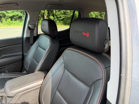 Used 2022 GMC Acadia AT4 w/ Technology Package AWD/4WD image 14