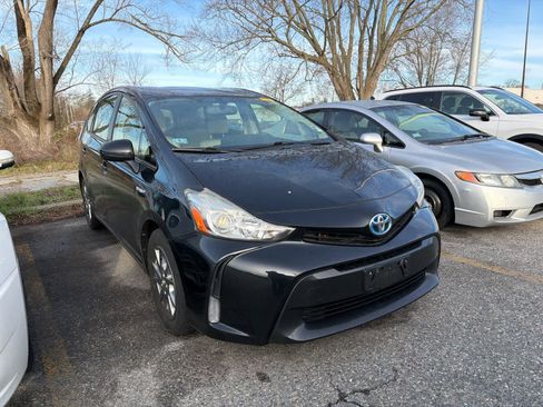 Used 2015 Toyota Prius V Four image 4