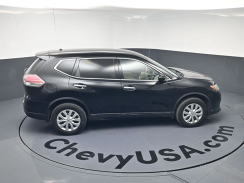Used 2015 Nissan Rogue S w/ S Family Package image 35