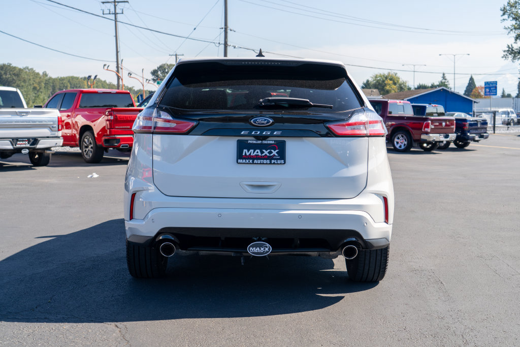 Used 2021 Ford Edge ST-Line w/ Class II Trailer Tow Package AWD/4WD image 9