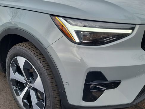 New 2026 Volvo XC40 B5 Plus w/ Climate Package image 5