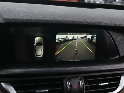 Used 2018 Alfa Romeo Stelvio AWD image 21