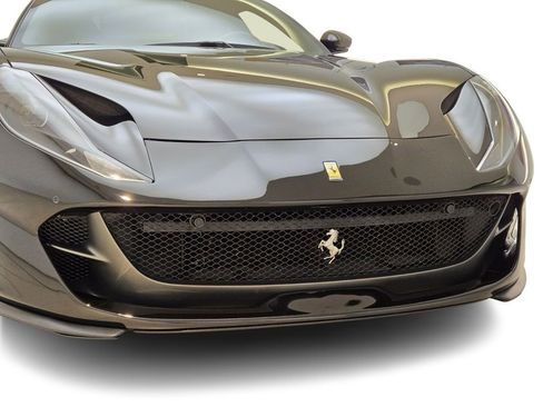 Used 2020 Ferrari 812 Superfast image 4