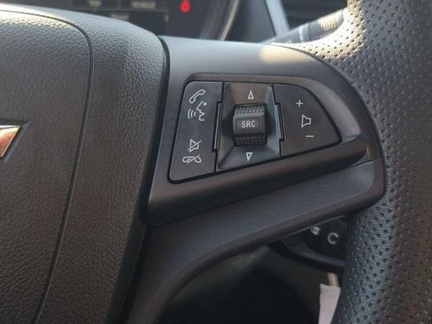 Used 2022 Chevrolet Trax LS w/ Tint and Cruise Package image 29