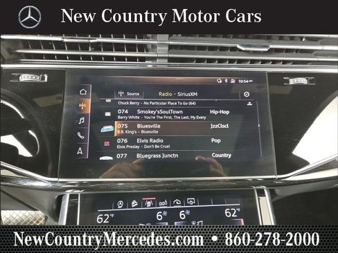 Used 2019 Audi Q8 Premium Plus w/ Premium Plus image 23