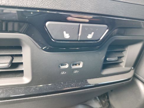 Used 2025 GMC Sierra 2500 AT4 w/ AT4 Premium Plus Package image 16